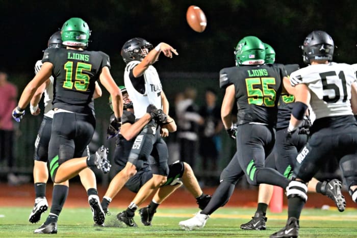 a West Linn Tualatin football Oregon October 5 2023 Leon Neuschwander 32